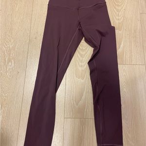 Lululemon leggings High rise Wunder under in Full-on luxtreme material.